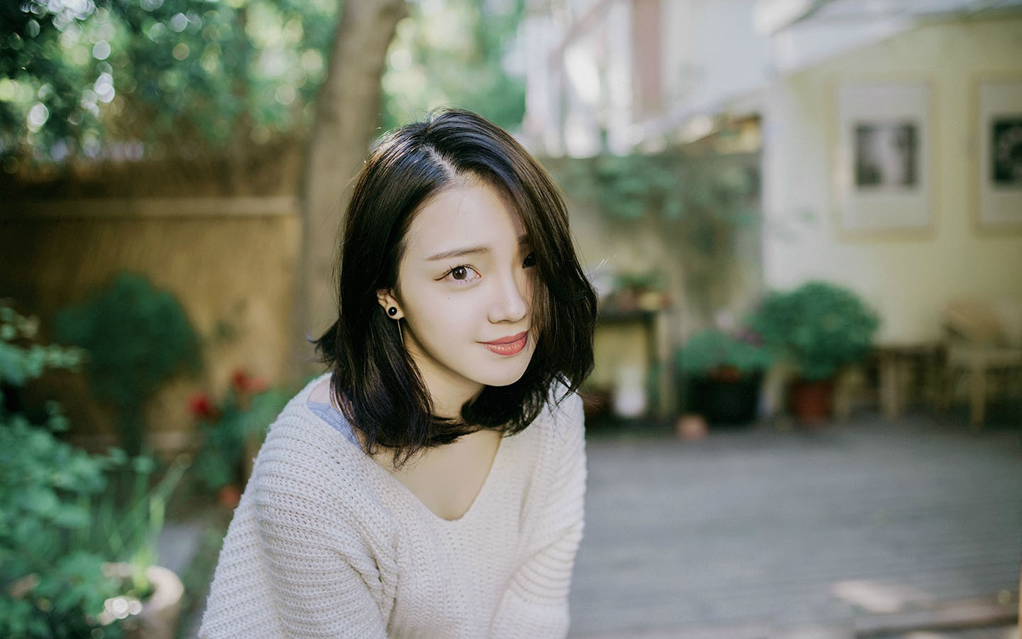 怎么描述一个女生的形象 c64064403c494590add3b738a8b8560a.jpeg