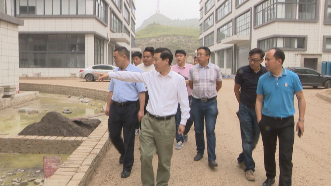 陈天一率队到西秀产业园区调研标准化厂房建设推进情况