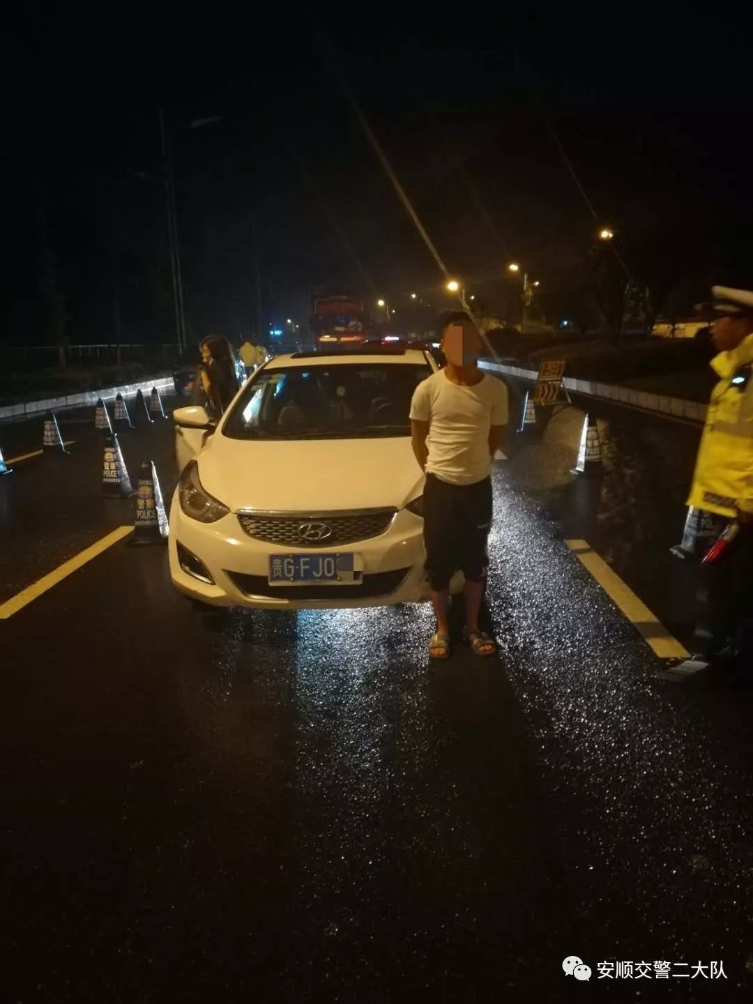 碰瓷被警察抓到现行 1904a2a4c3414a8a9ee13af63b3e56df.jpeg