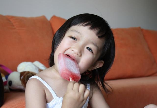                      2岁男童成面瘫，儿科医生：夏季带娃，别做3件事，实在坑孩子