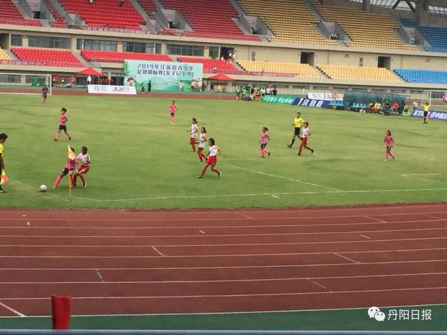 丹阳gdp为什么低_十万个为什么手抄报