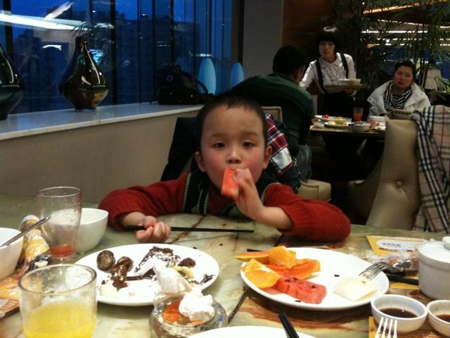                     影响宝宝脾胃发育的3种食物，孩子越吃积食越多，家长别坑娃了