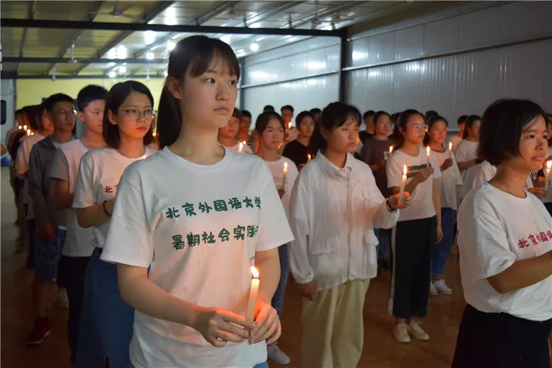 校园传真吴承恩中学点点烛光寄哀思铭记历史祈和平