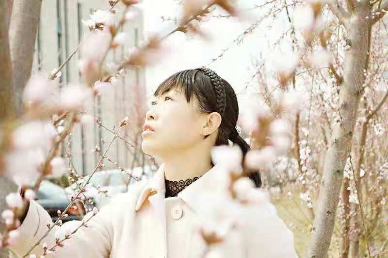 【专栏诗人】《人妖》文\/纪墨(河北)