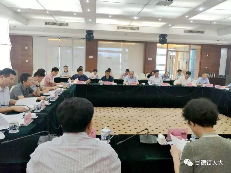 经济总量与减税降费_减税降费图片(2)