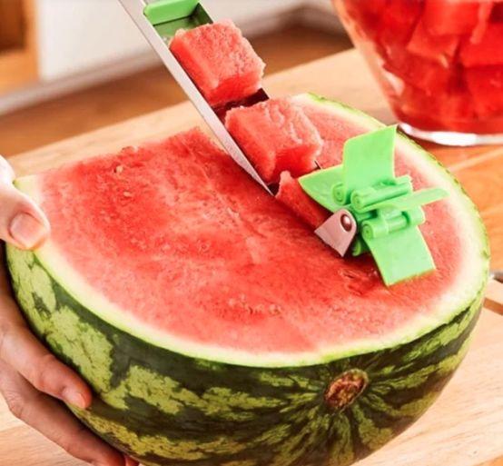 西瓜怎么切片大小均匀 6930df8de69448d8a7b0ed4be47710cc.jpeg