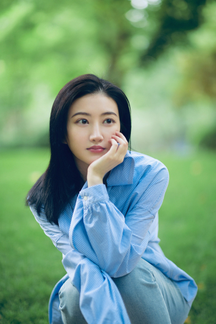 绝色女神景甜:虽然争议不断,但颜值和气质没