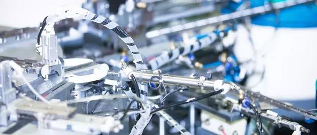 整个市场|美容化妆品产业仍有巨大空间，供应商、品牌方、渠道商该如何定位