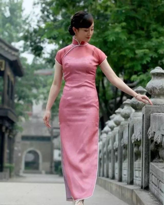 看了张檬穿的旗袍,才知道什么叫"东方女性美"!