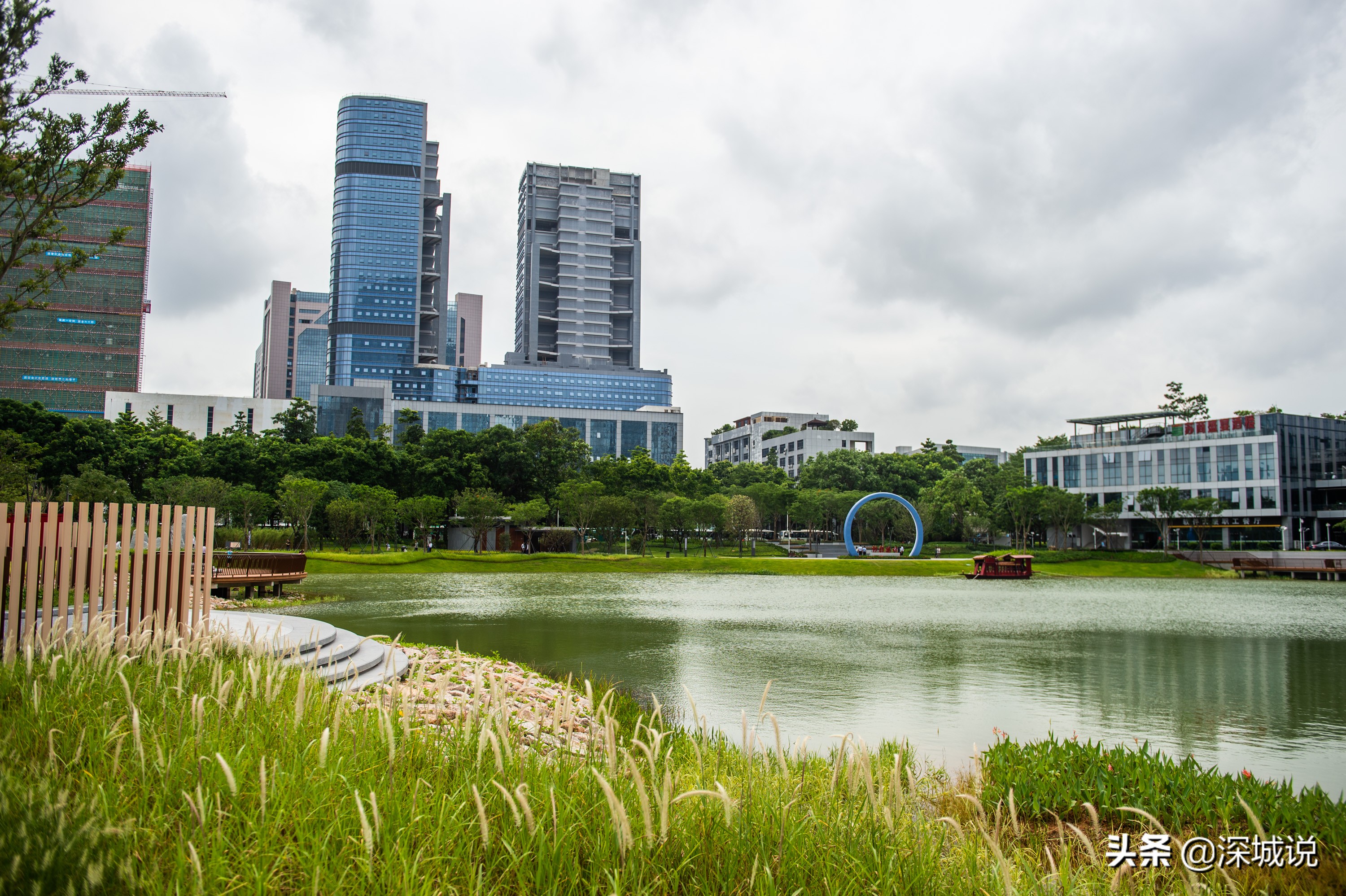 深圳建成第一个"党建公园",位于科技园北区,周边企业林立