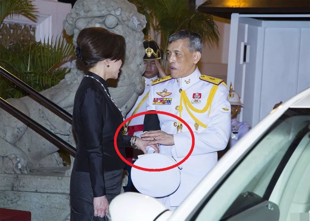 泰国国王今日动态 b19b1cf1b3fa47b1ae247a3d053a4343.jpeg