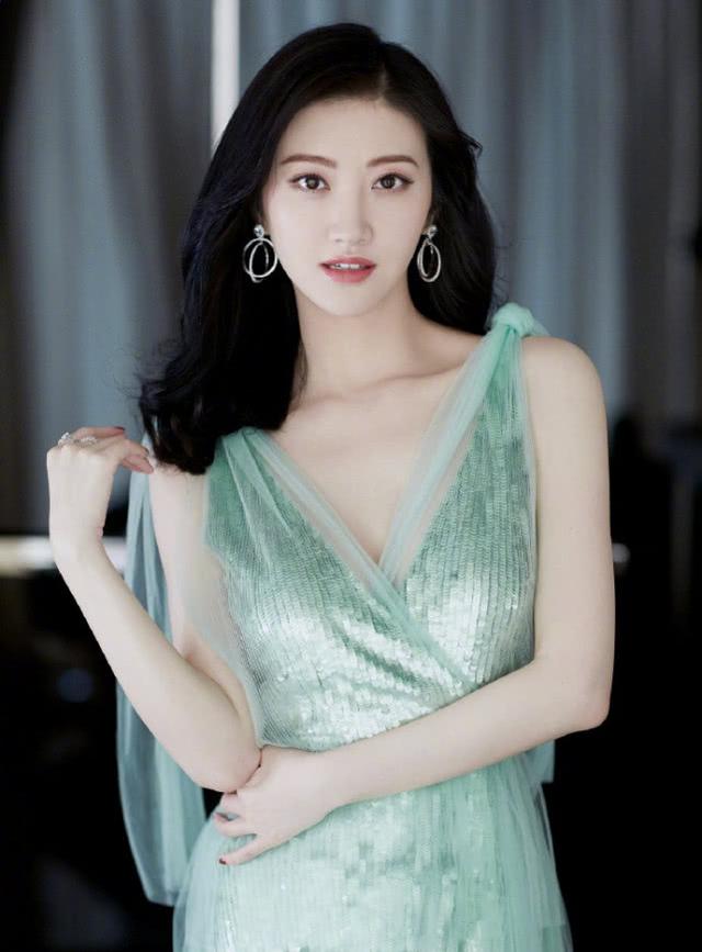 颜值巅峰期最长的女明星 b5a829cad83b4322abc7be7410450d18.jpeg
