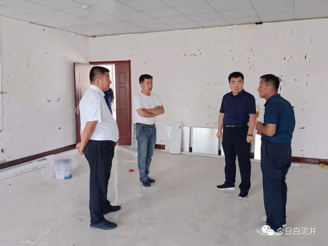 聚焦伊金霍洛旗旗委组织部各科室相关负责人一行到我镇隆盛城村党群