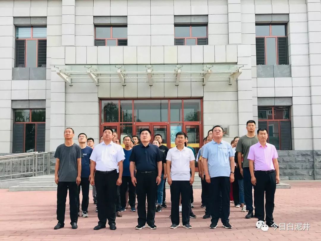 聚焦伊金霍洛旗旗委组织部各科室相关负责人一行到我镇隆盛城村党群