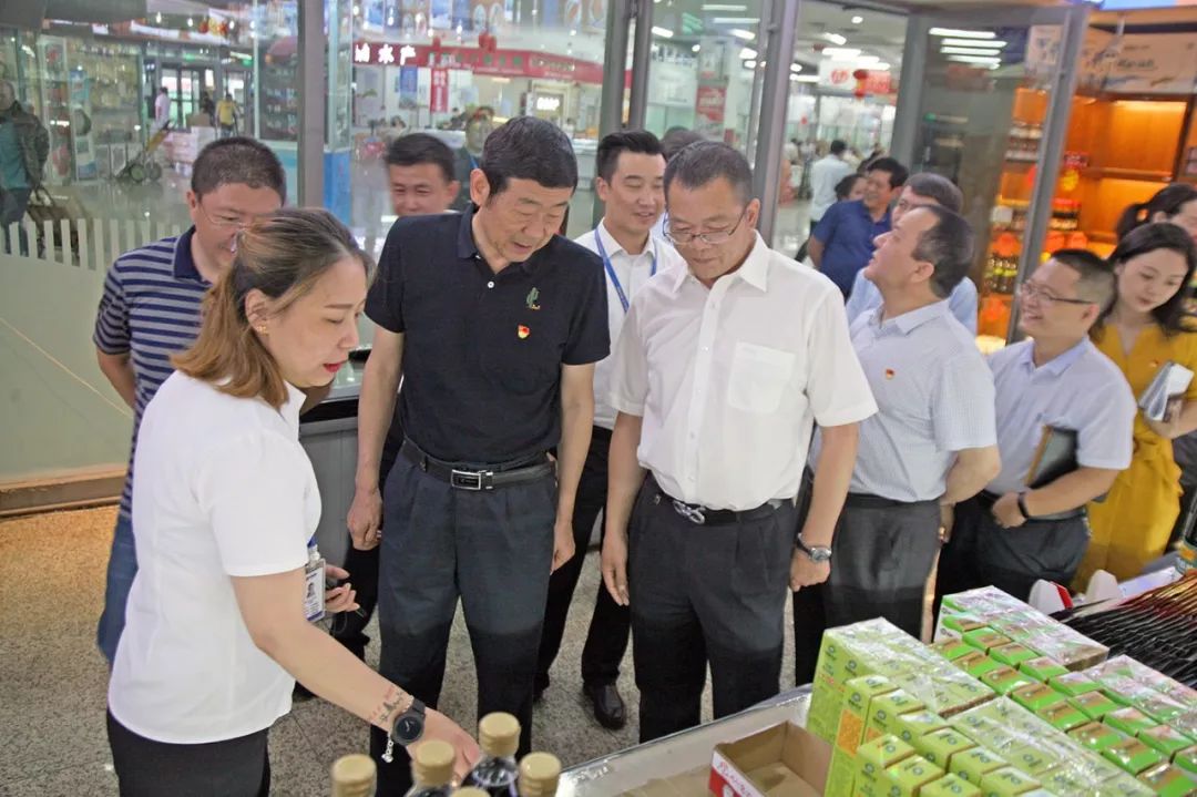 自治区农业农村厅领导在海鸿国际食品物流港调研_朱岗