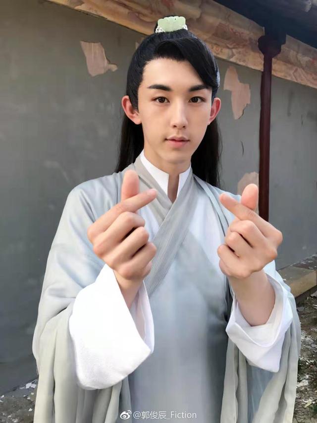 钱三一新剧来袭,郭俊辰古装神似邓伦,迷糊可爱型女主神似谭松韵