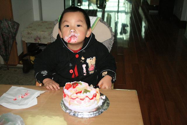                     影响宝宝脾胃发育的3种食物，孩子越吃积食越多，家长别坑娃了