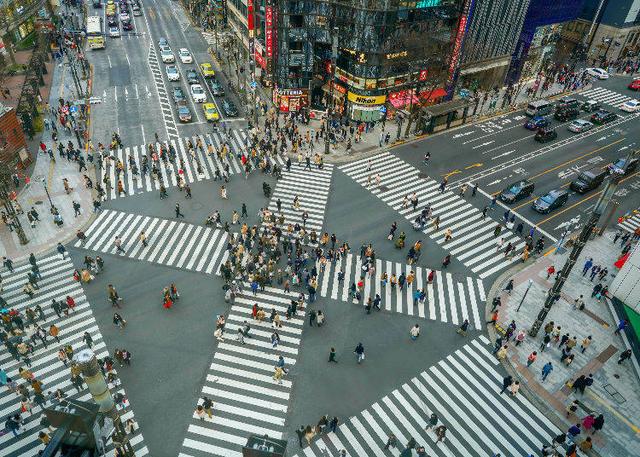 日本人口集中带来的问题_人口问题突出图片