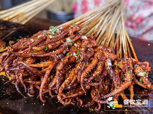 美食街卖什么小吃赚钱快,有哪些小吃项目利润