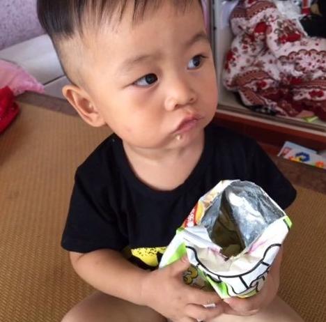                      2岁男童成面瘫，儿科医生：夏季带娃，别做3件事，实在坑孩子