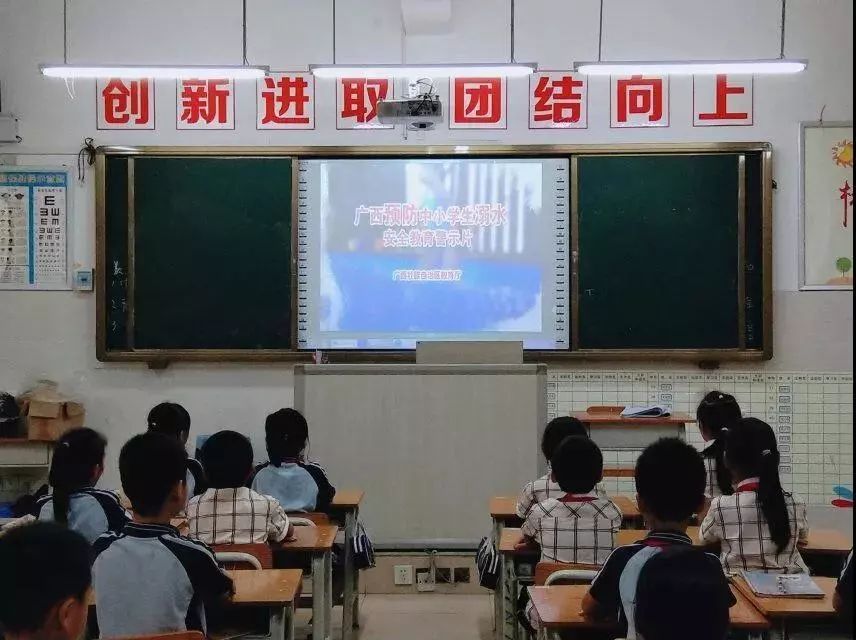 fc100e21e4db4d5cb2dbf2c0a32d6c3c.jpeg