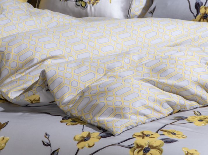 同款服装面料批发价 0007447f15a145998b42185265ef1ecf.jpeg