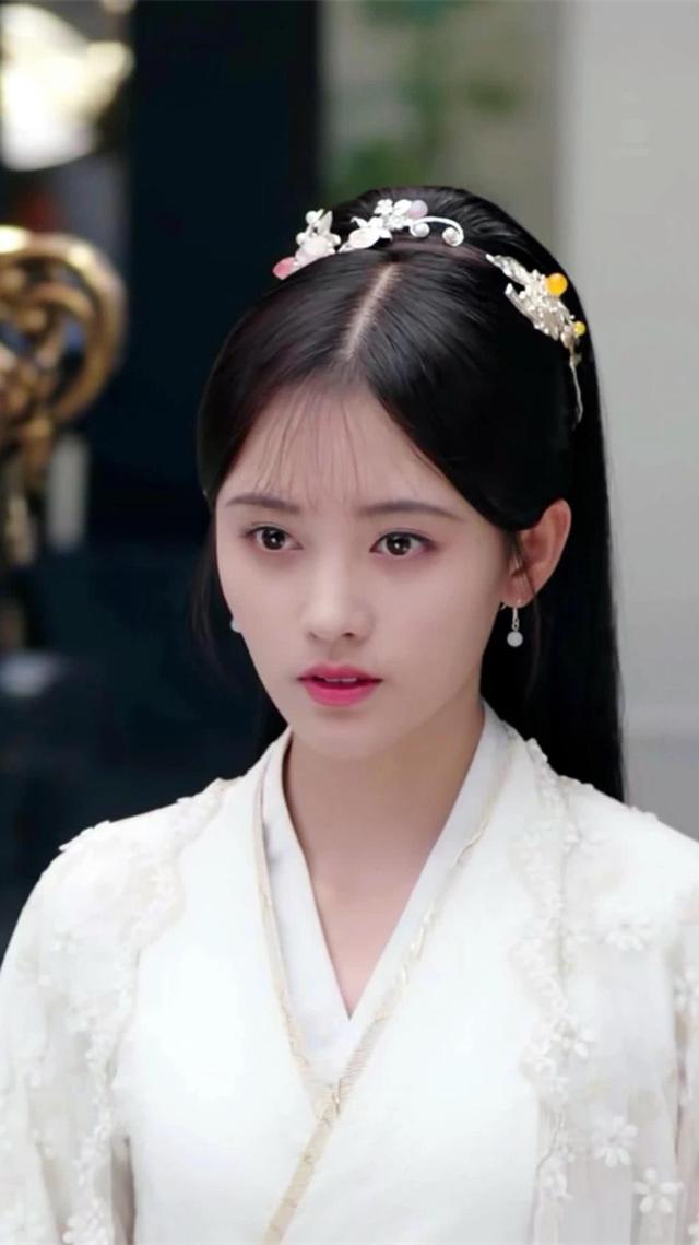 虽然这部剧从剧情到滤镜再到演员演技都颇受诟病,但是鞠婧祎的古装
