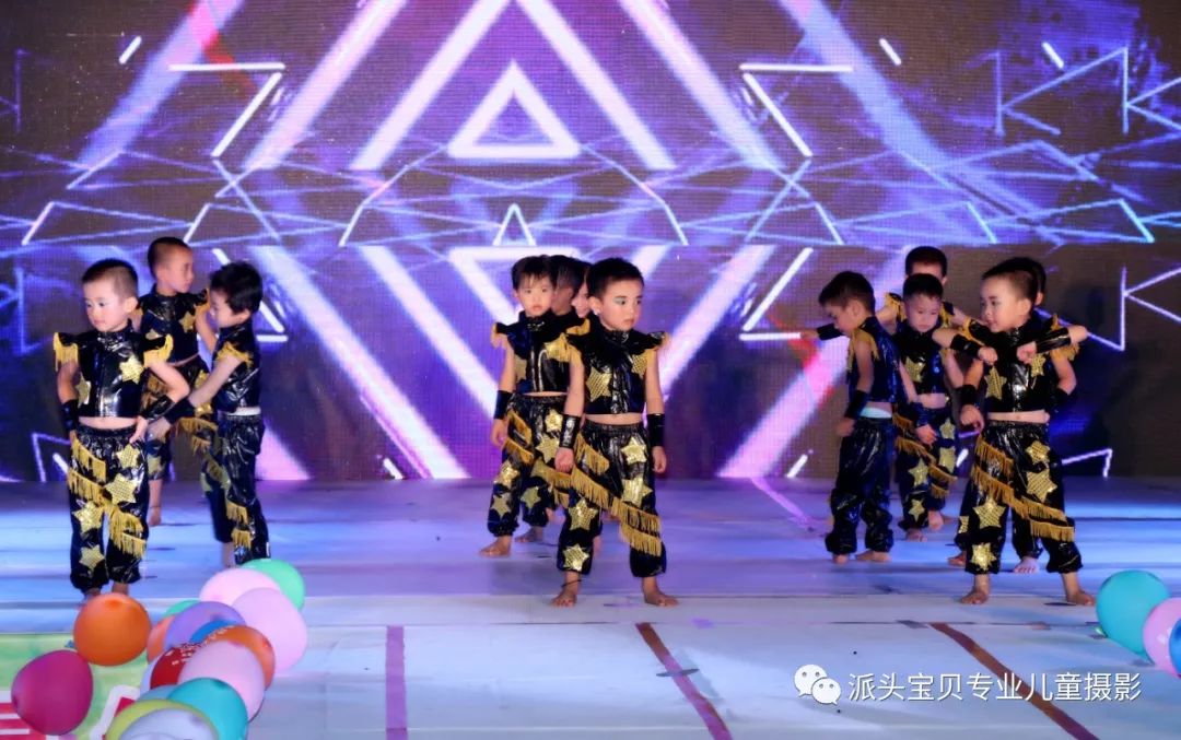 热烈祝贺徐闻县新星幼儿园2019年毕业典礼暨文艺晚会圆满成功