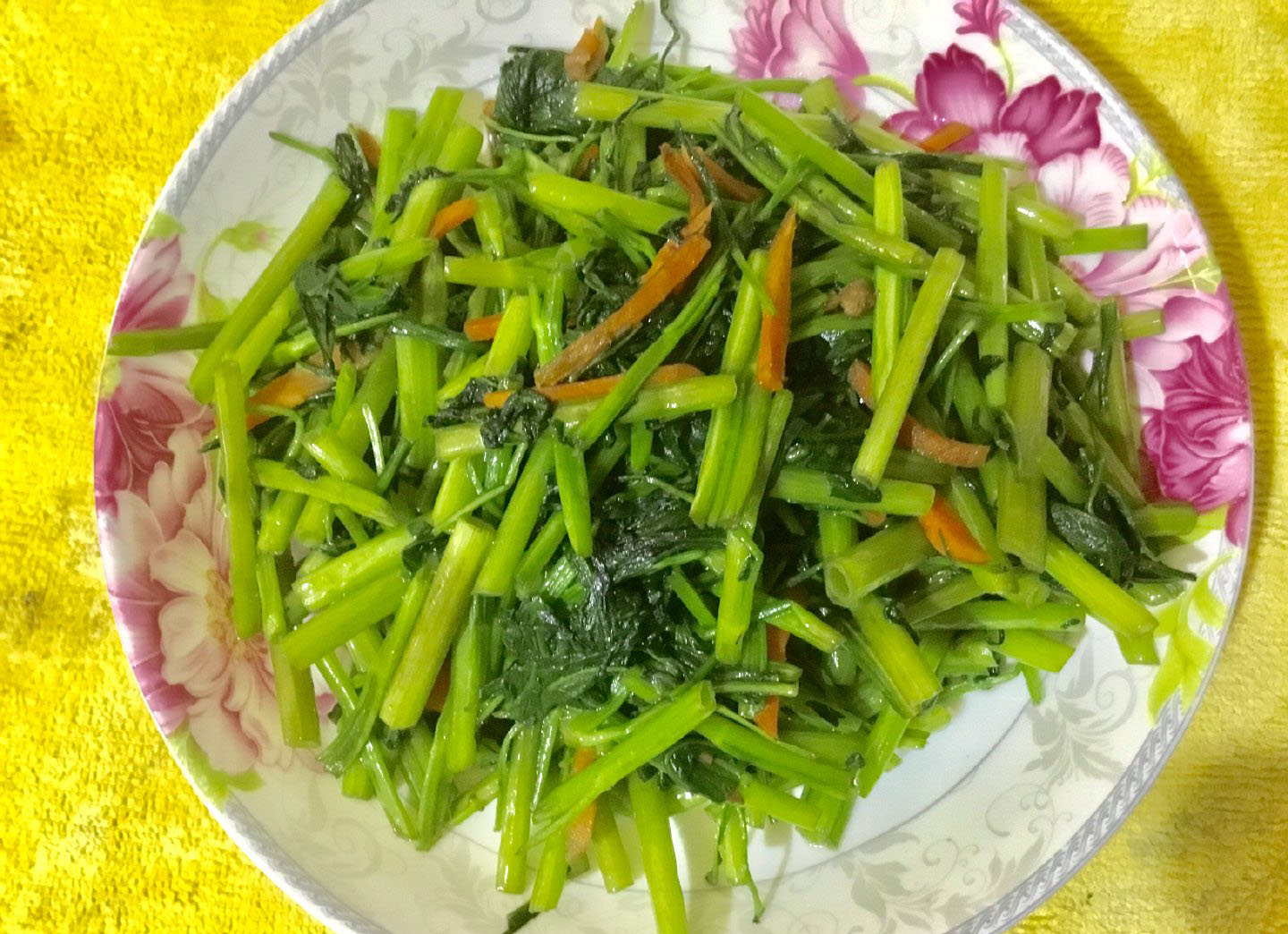 向太评价准儿媳真实!郭碧婷在家放飞自我头发