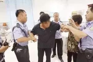                     5岁女童疑似被爷爷性侵，奶奶赶到医院道出真相，围观家长吓傻了