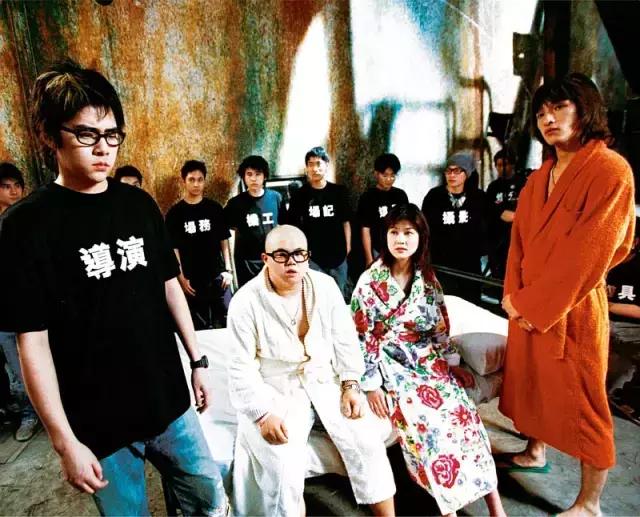 男默女泪的肮脏娱乐圈,人渣可以有理想,废柴也