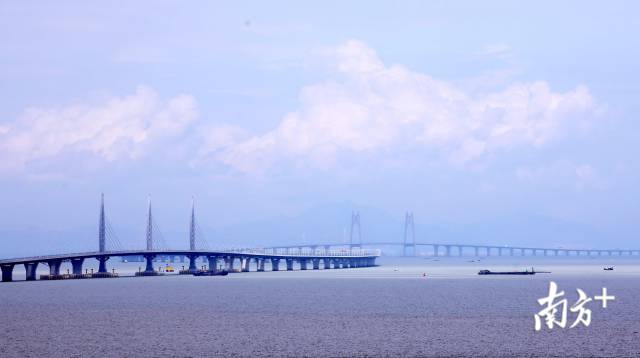 粤港澳大桥经济总量_粤港澳大桥(2)