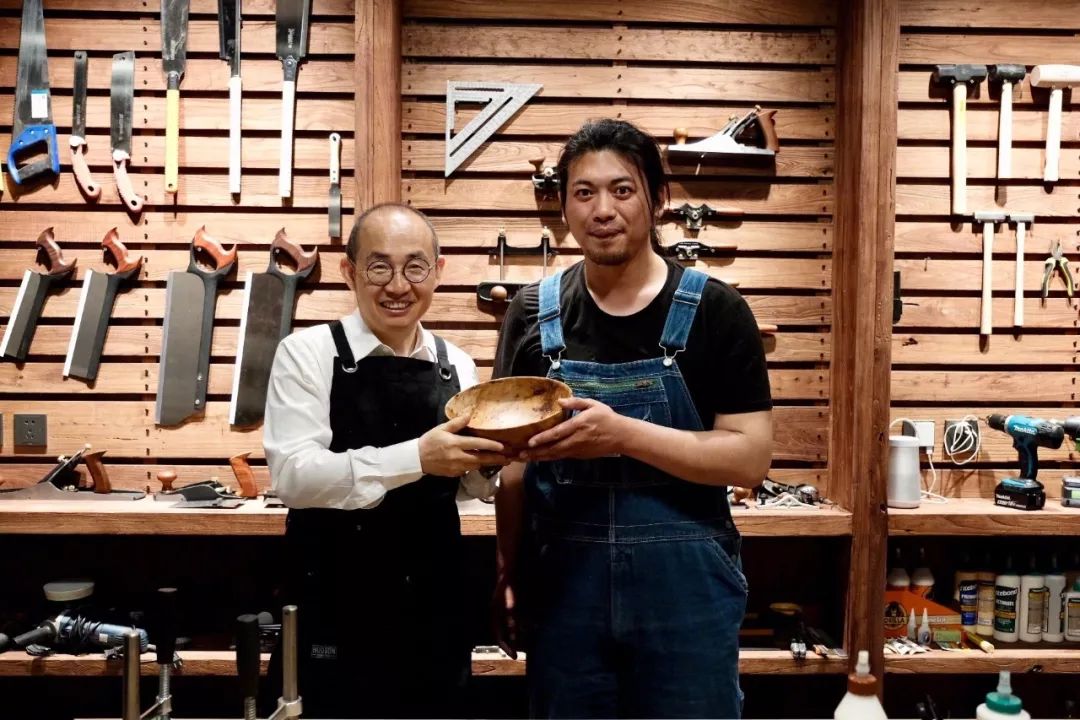 低配版樊少皇火遍日本!这个只发明「废物」的