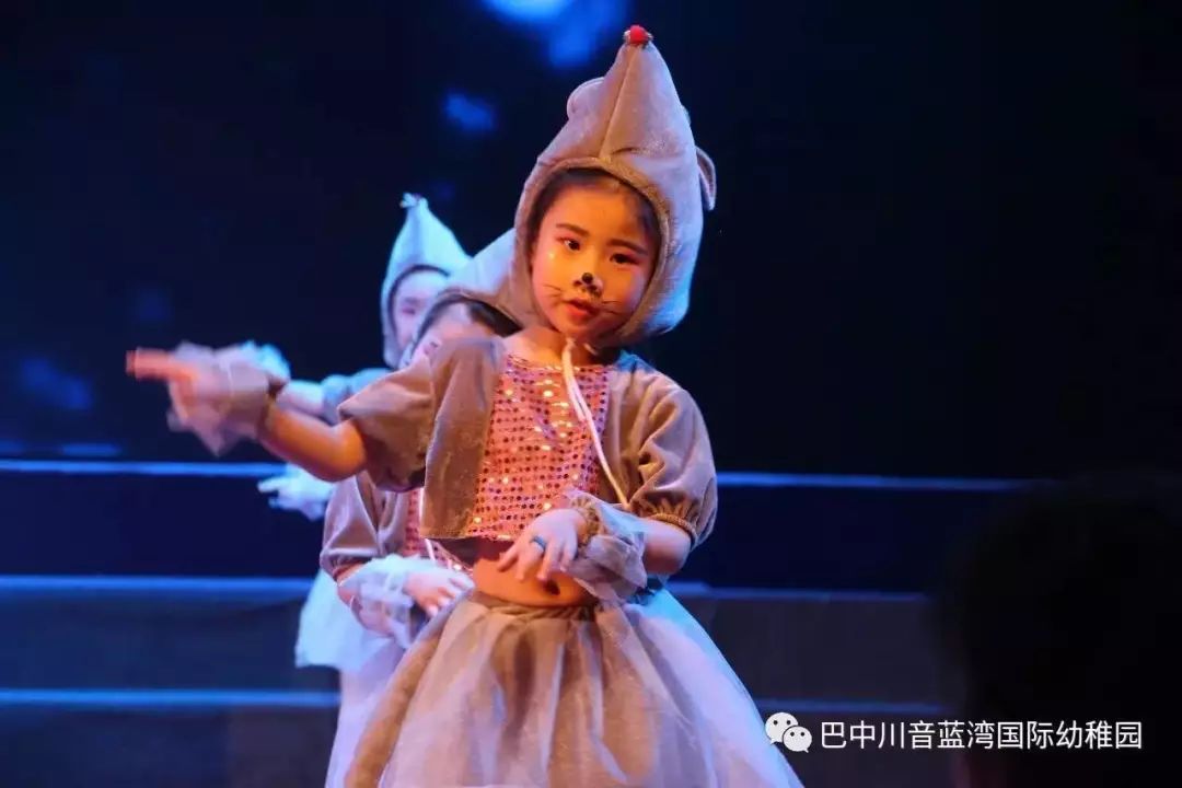 各大主播的专属舞蹈 a3abacf260a84792b8f7902f0f1e23a0.jpeg