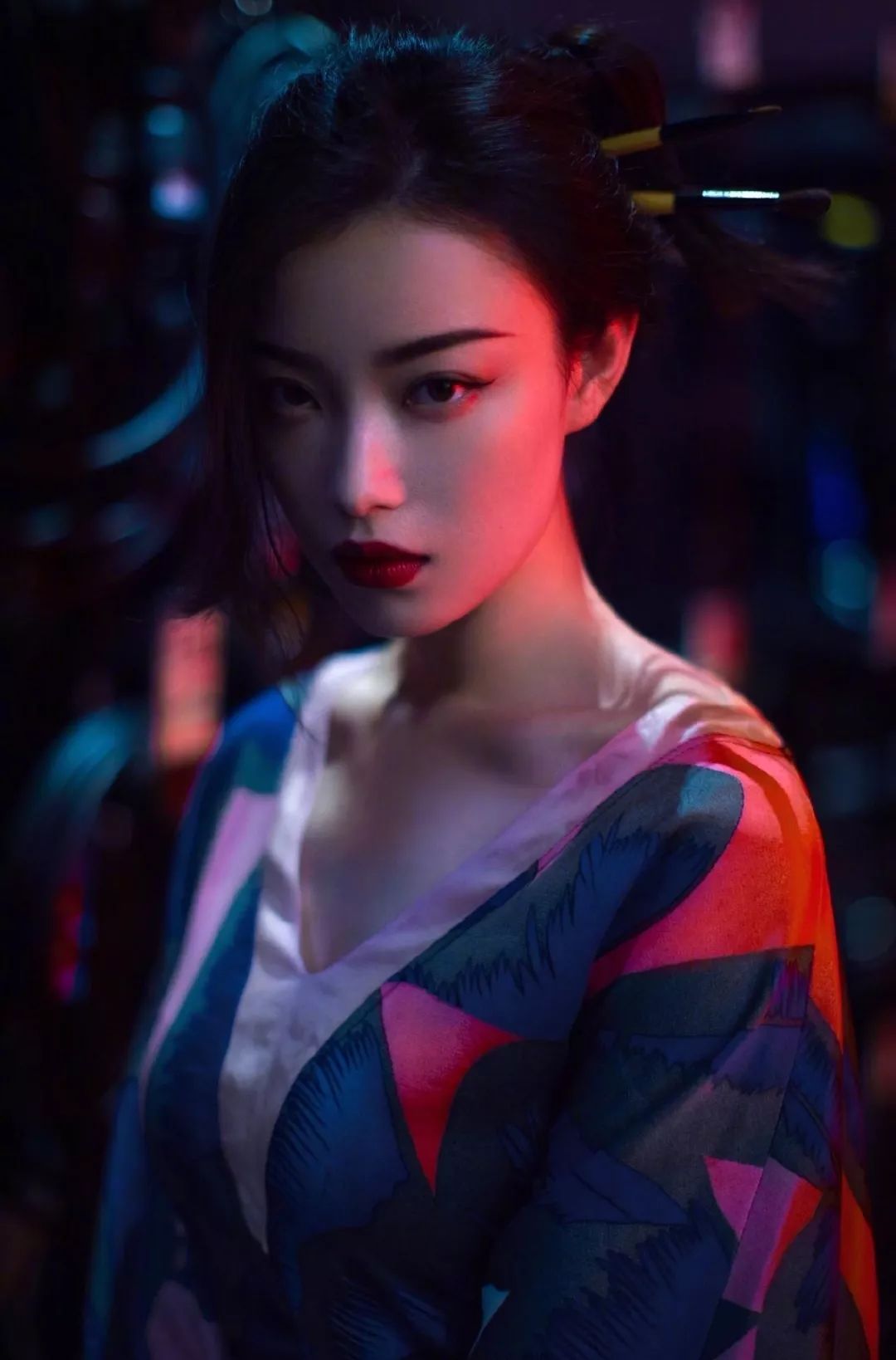 《幺幺洞捌》在上海上剧场上演,看到倪妮的演出照片时,感觉到了 惊艳!