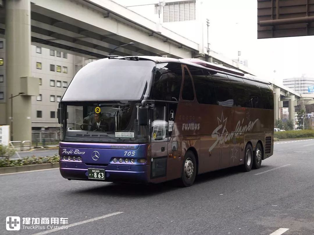 青年尼奥普兰jnp6127高端大巴的前世今生,关于原型车starliner n516的