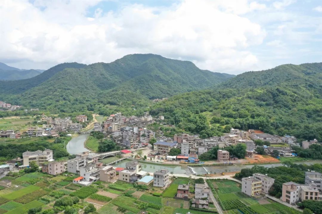 关怀不缺位 扶贫更到位 扶贫"六个一",看丰顺汤西大罗