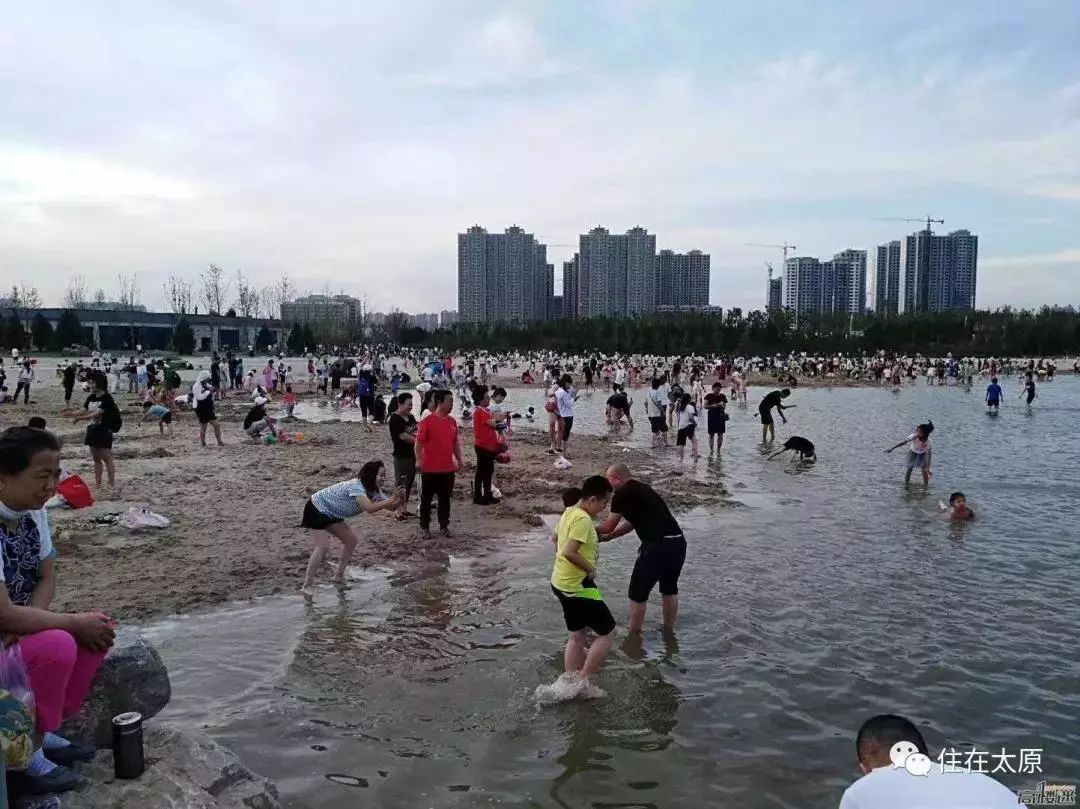 晋阳湖沙滩浴场爆了!今天起,足不出户,在太原玩沙看"海"!