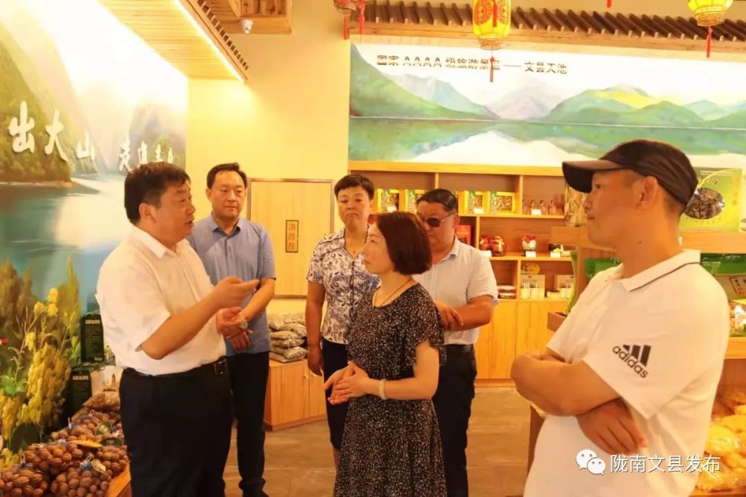 苏彦君带领党政考察团赴青岛市即墨区学习考察并对接交流东西扶贫协作