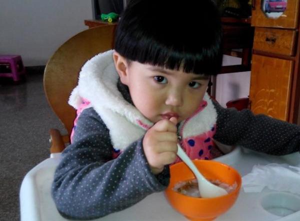                     育儿专家：明日入伏，少给孩子吃这4种食物，伤脾胃还不自知