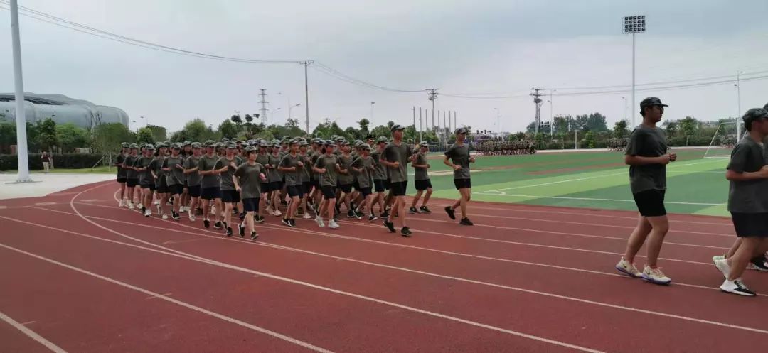 霍邱一中初中部霍邱三中上千名学生军训研学实践教育活动圆满结束