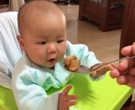                     吃多了这样东西，8岁男孩停止发育，这3种食物，别再给娃吃了！