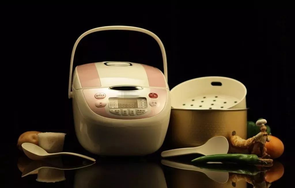 两个电饭锅猜成语_电饭锅内胆烂个洞图片