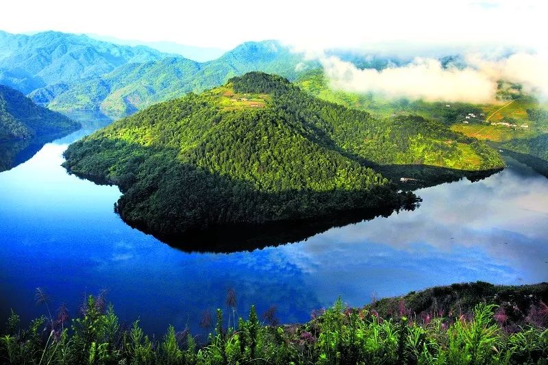 水什么青山成语_形容青山的成语