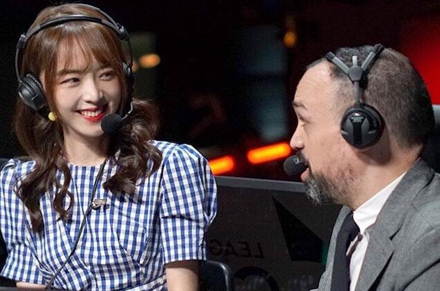管泽元和LCK美女主持合影余霜当场吃醋,网友建议直接分手! 澳门新濠天地app