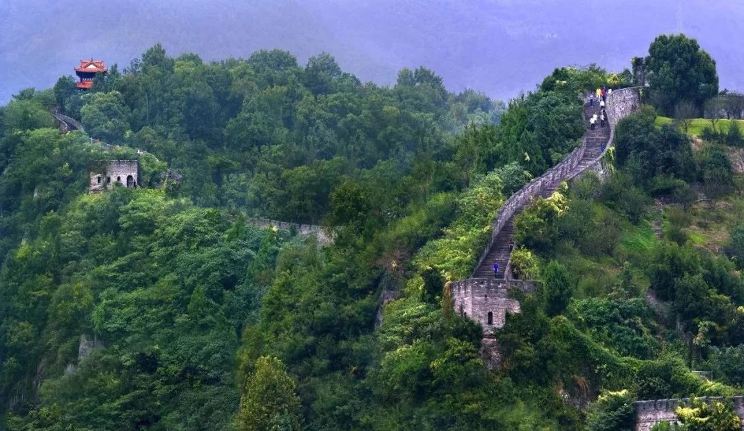 "江南长城"龙蟠北固