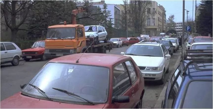城市人均轿车_城市人均住宅图片