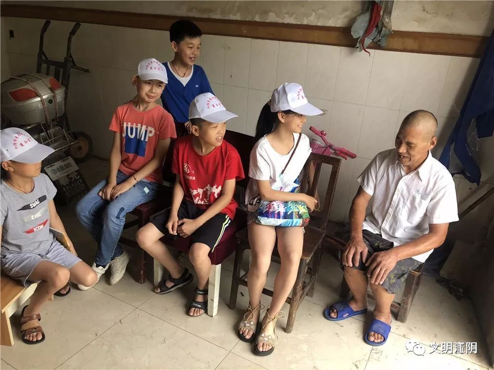 讲堂村人口_道德讲堂(3)
