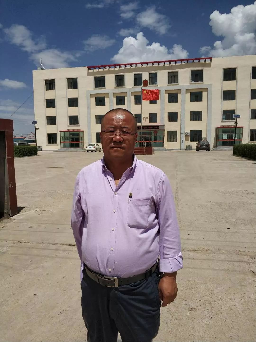 四子王旗忽鸡图乡扶贫干部 李峥