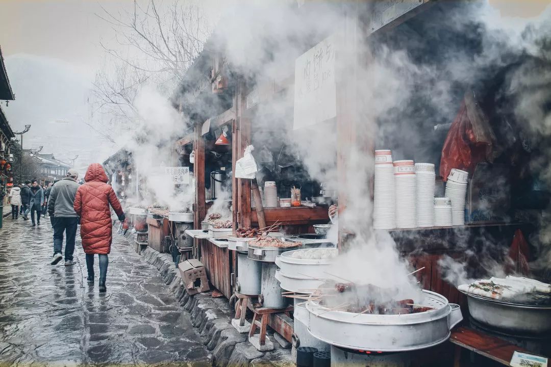 feb.7 大家其实很懂生活,没了烟火气, 人生就是一段孤独的旅程.